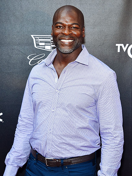 How tall is Hisham Tawfiq?